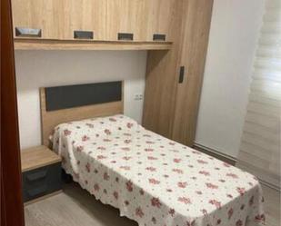 Bedroom of Flat to share in  Logroño