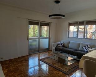 Living room of Flat to rent in  Madrid Capital  with Heating, Private garden and Parquet flooring