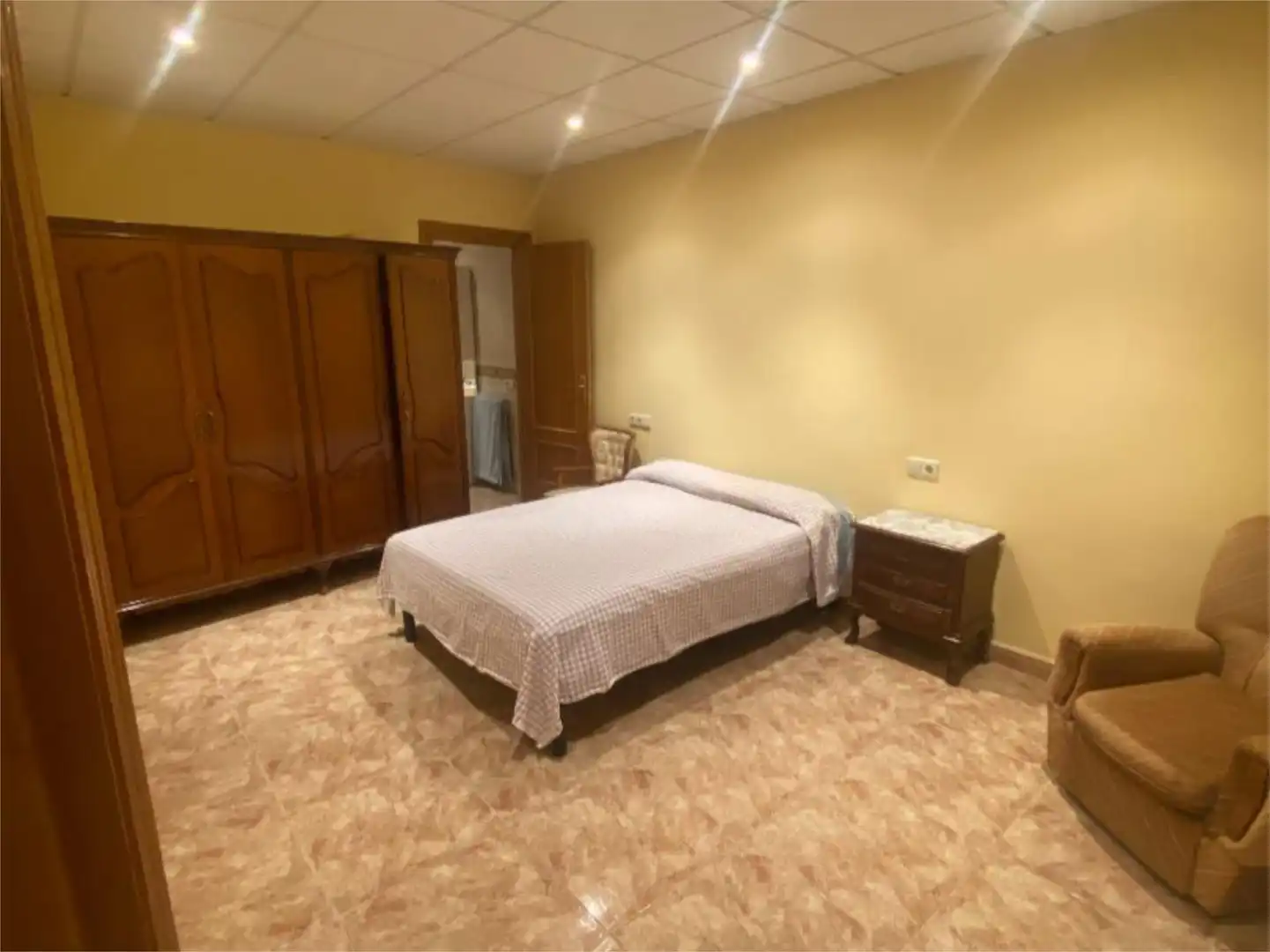 Bedroom of Garage for sale in Alfaro