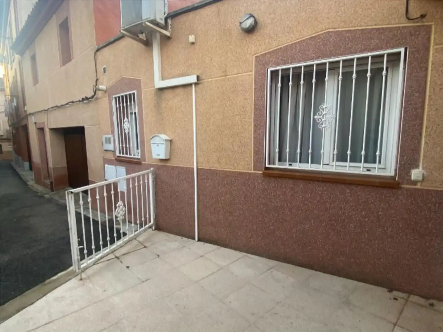 Balcony of Garage for sale in Alfaro