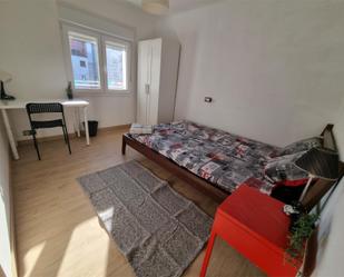 Bedroom of Flat to share in Gijón   with Heating, Furnished and Oven