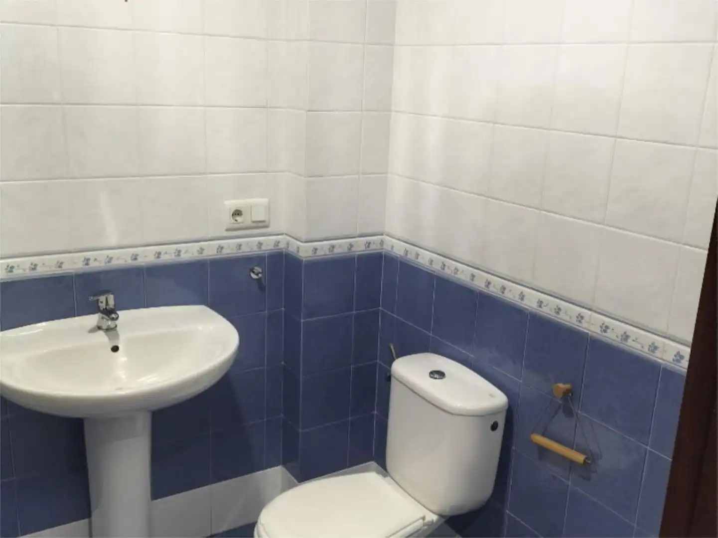 Wohnung zur Miete in Calle Molinero, 18, Vejer Badezimmer von Wohnung zur Miete in Vejer de la Frontera mit Klimaanlage, Heizung und Terrasse