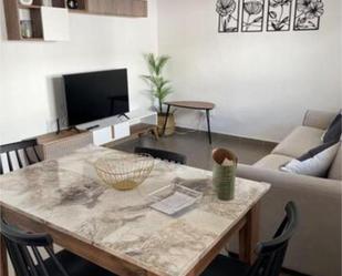 Sala d'estar de Apartament de lloguer en Casares amb Calefacció, Terrassa i Moblat