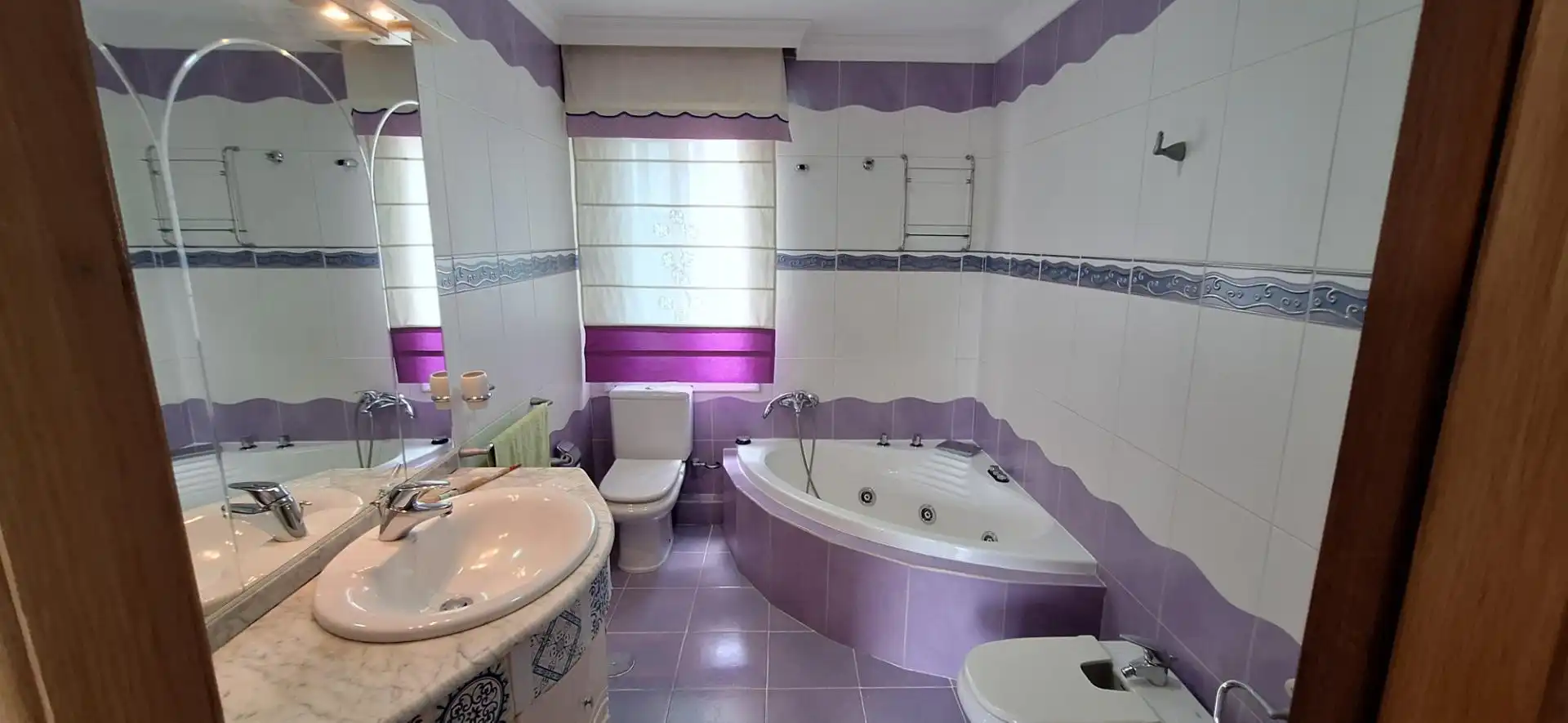 Badezimmer von Wohnung zum Verkauf in San Cibrao das Viñas mit Klimaanlage, Heizung und Privatgarten