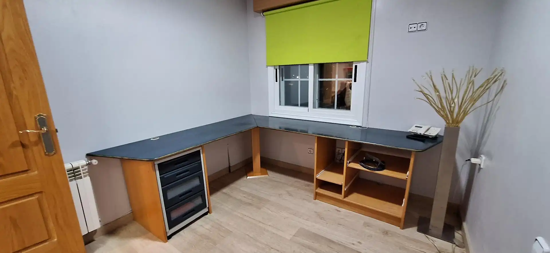 Wohnung zum Verkauf in San Cibrao das Viñas mit Klimaanlage, Heizung und Privatgarten