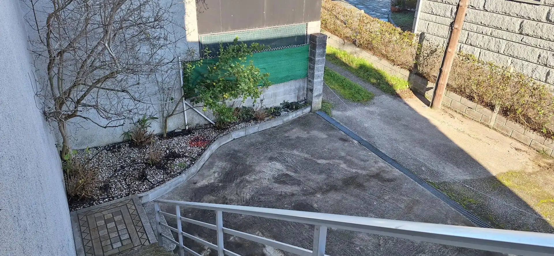 Parkplatz von Wohnung zum Verkauf in San Cibrao das Viñas mit Klimaanlage, Heizung und Privatgarten