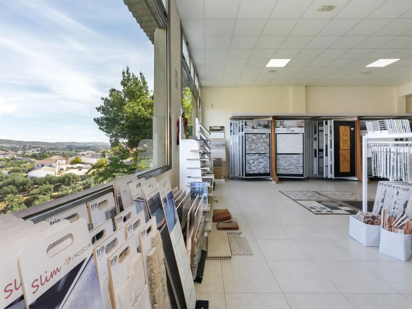 Fabrikhallen zur Miete in Avenida Andalucía, 1, Loja Fabrikhallen zur Miete in Loja mit Klimaanlage und Heizung