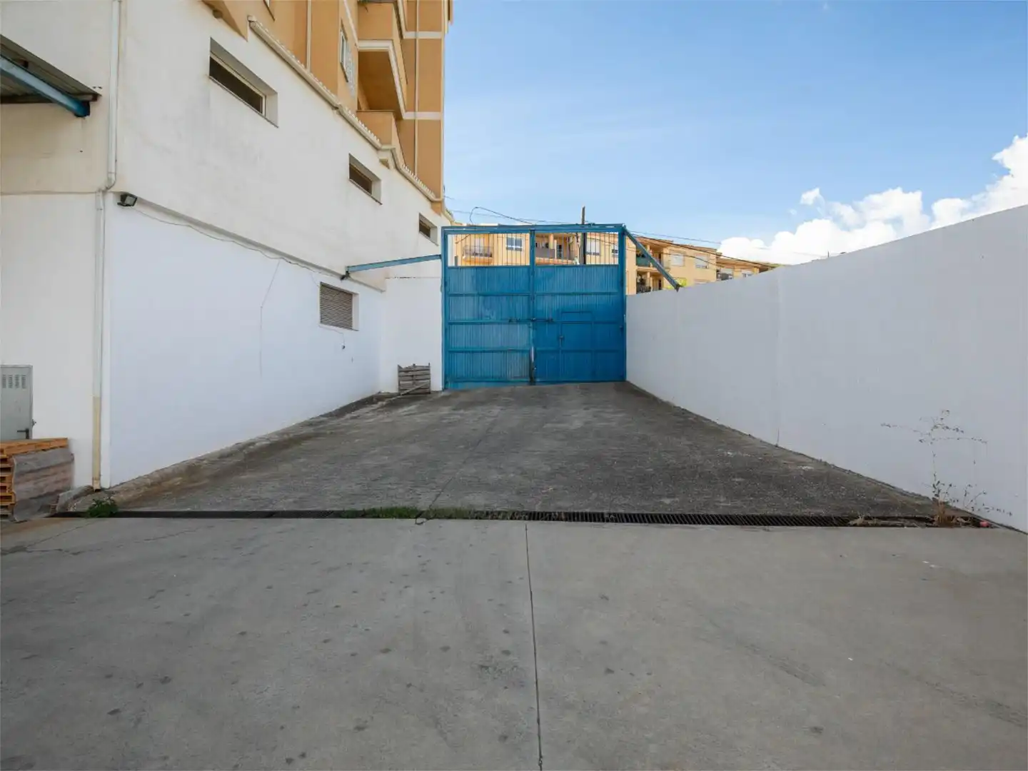 Fabrikhallen zur Miete in Avenida Andalucía, 1, Loja Parkplatz von Fabrikhallen zur Miete in Loja mit Klimaanlage und Heizung