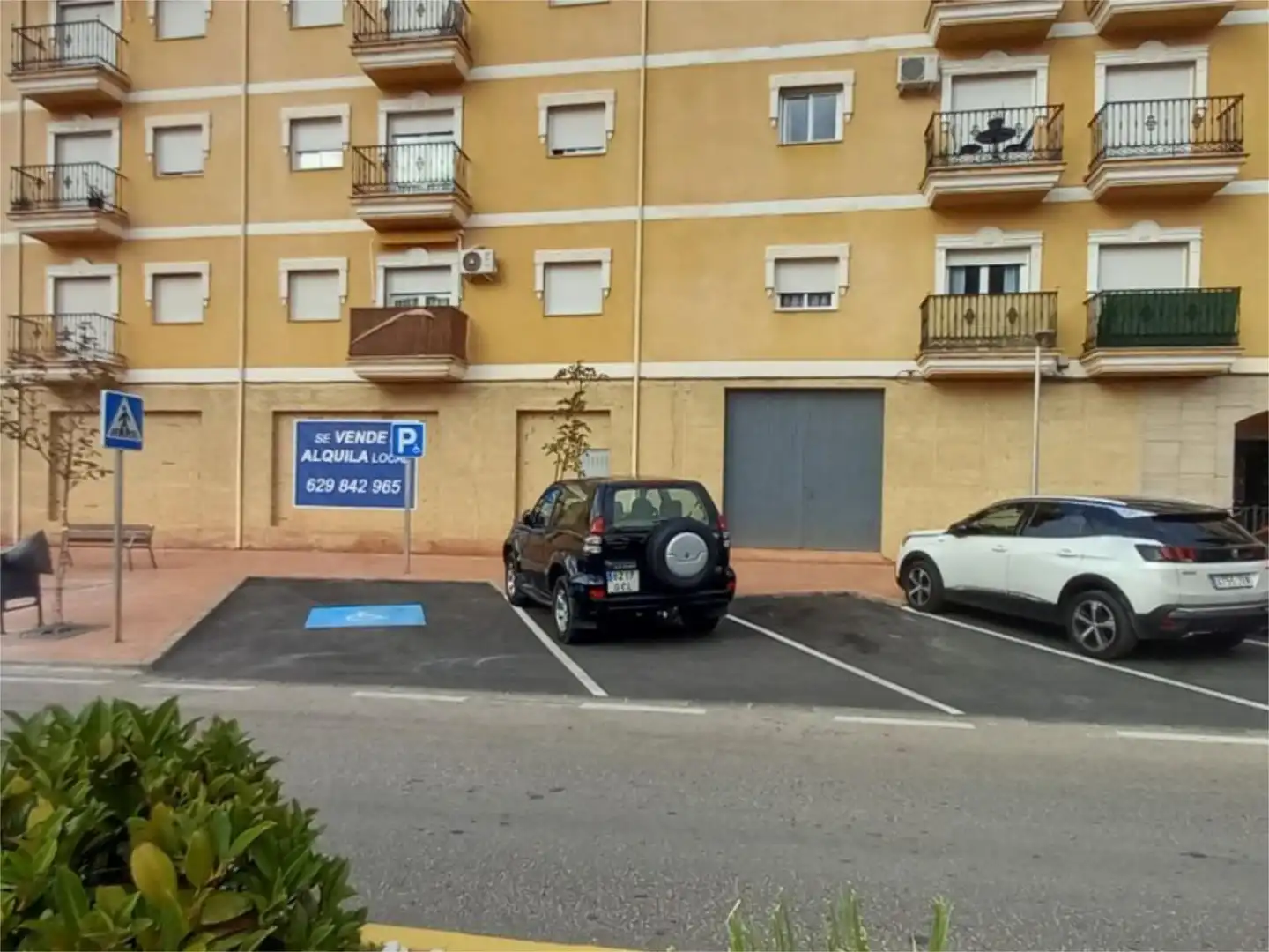 Fabrikhallen zur Miete in Avenida Andalucía, 1, Loja Parkplatz von Fabrikhallen zur Miete in Loja mit Klimaanlage und Heizung