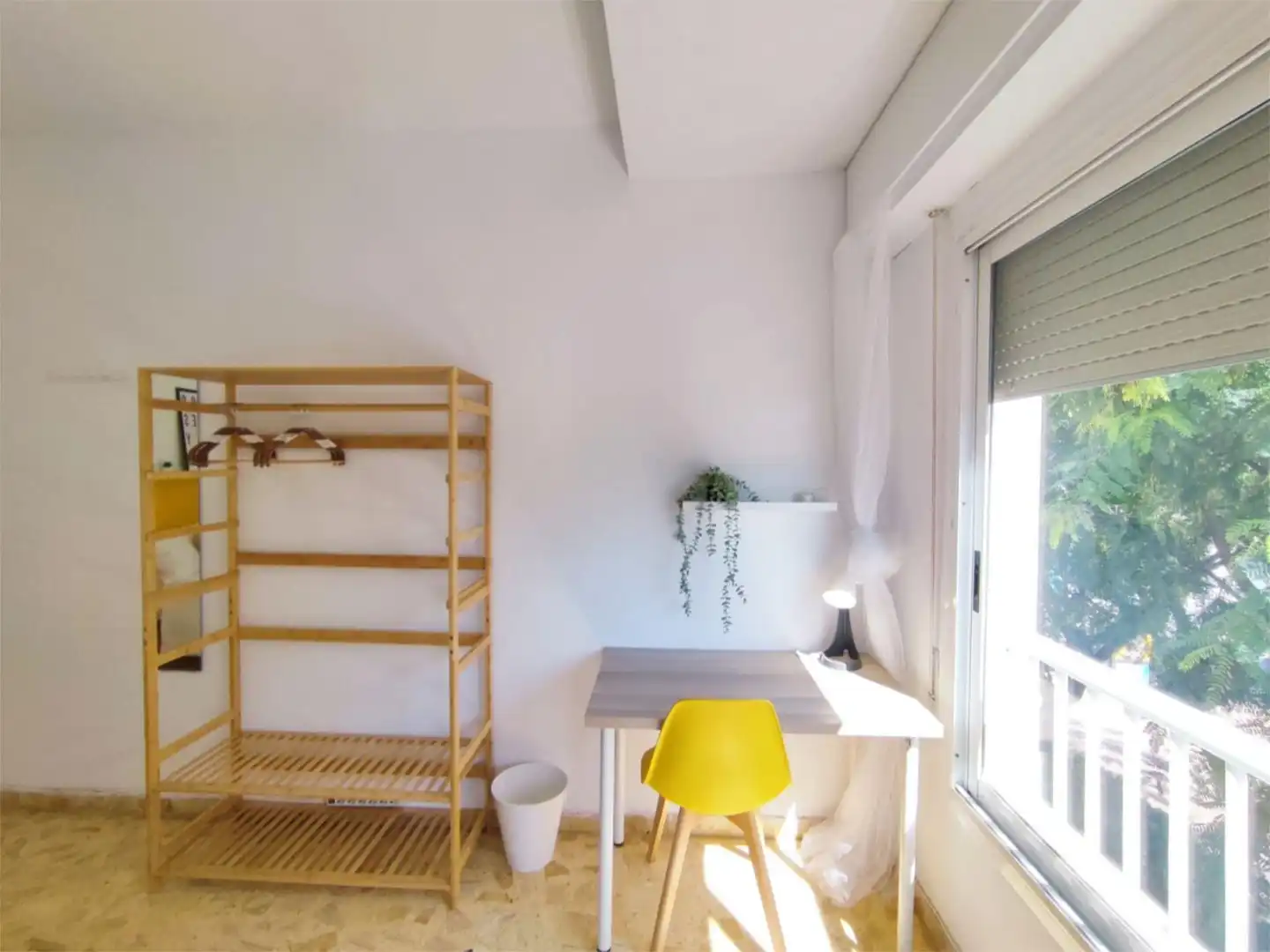 Room in Calle San Esteban, 4, Casco Antiguo Bedroom of Flat for share in Cartagena with Air Conditioner, Heating and Terrace