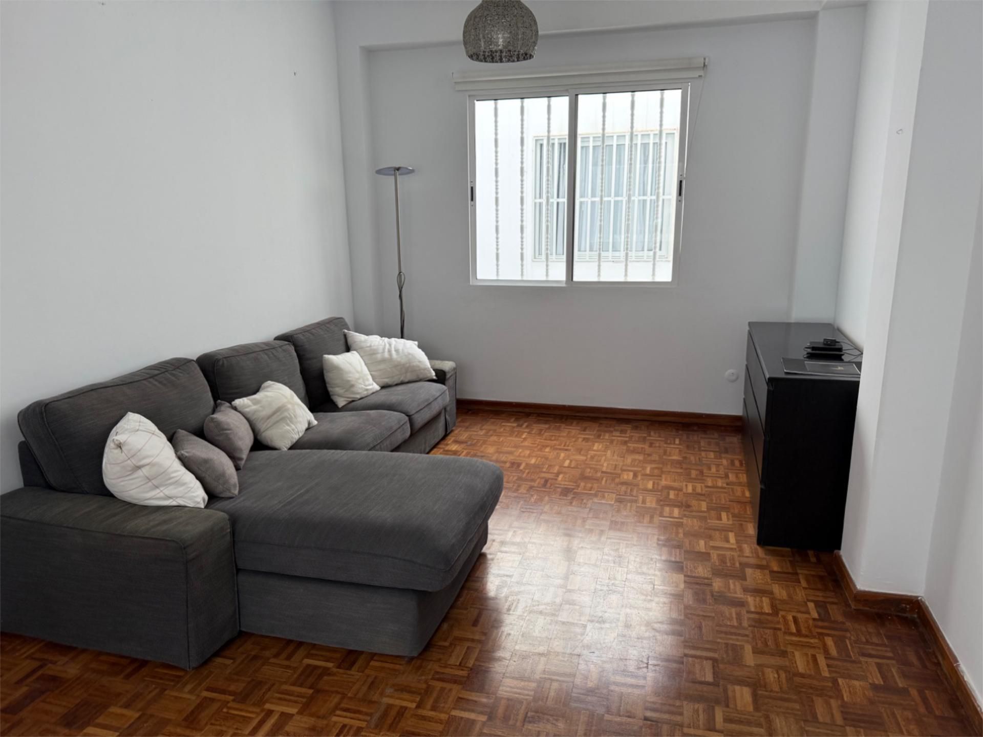 Living room of Flat to rent in Las Palmas de Gran Canaria  with Parquet flooring and Furnished