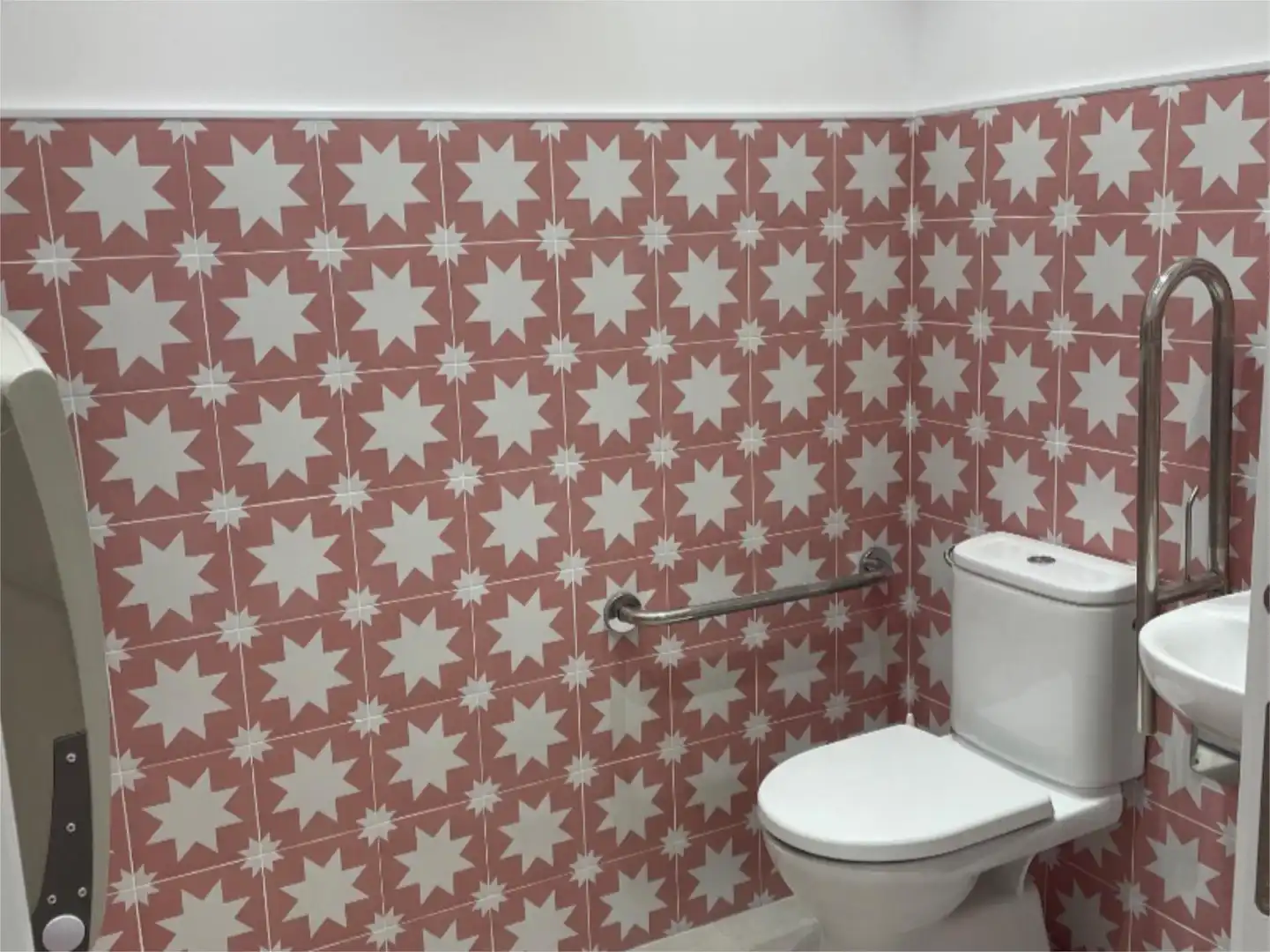 Baño de Local en traspaso en Olot con Aire acondicionado, Calefacción y Amueblado