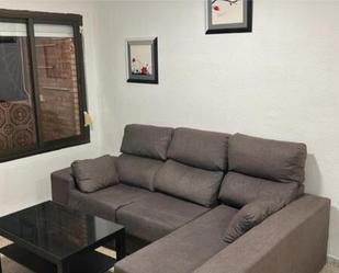 Living room of Flat to rent in  Granada Capital  with Heating, Terrace and Storage room