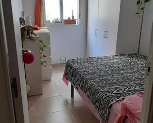 Bedroom of Planta baja to share in Mataró  with Air Conditioner, Heating and Furnished