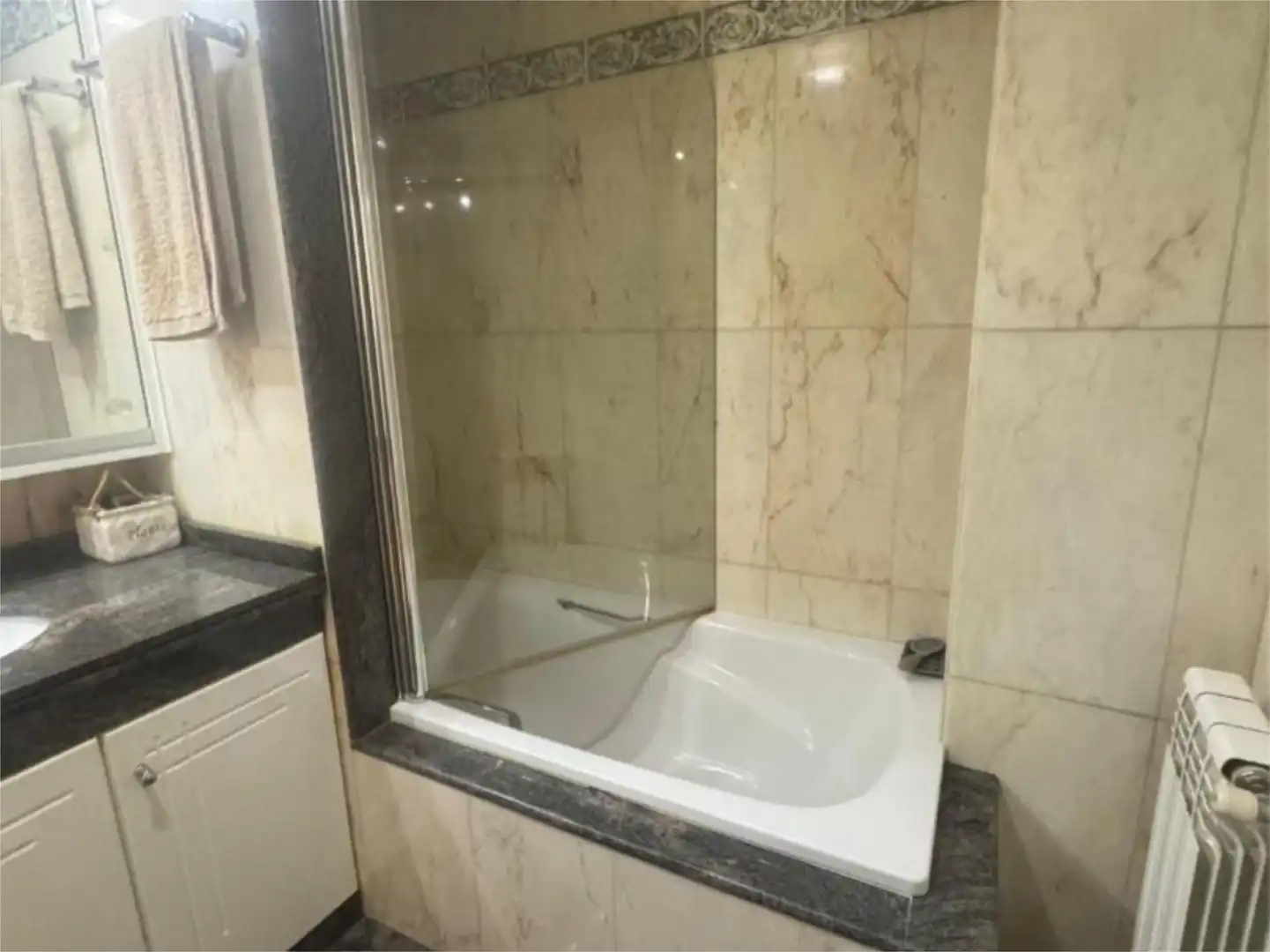 Baño de Piso en venta en Lugo con Calefacción, Parquet y Terraza