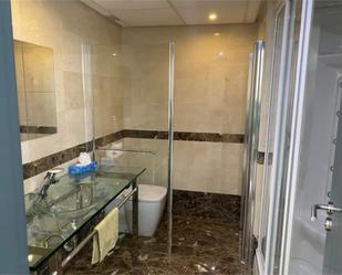 Bathroom of Study for sale in Alcorcón  with Air Conditioner, Heating and Parquet flooring