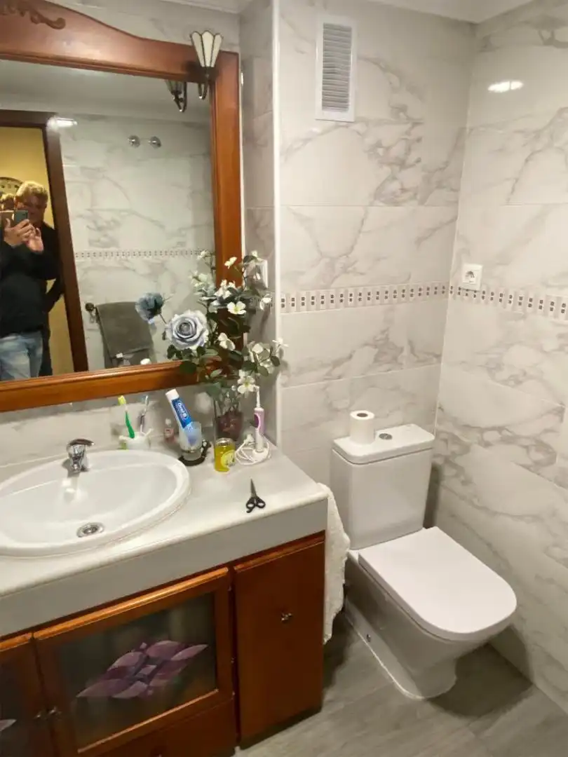 Badezimmer von Wohnung zur Miete in Málaga mit Klimaanlage, Heizung und Terrasse