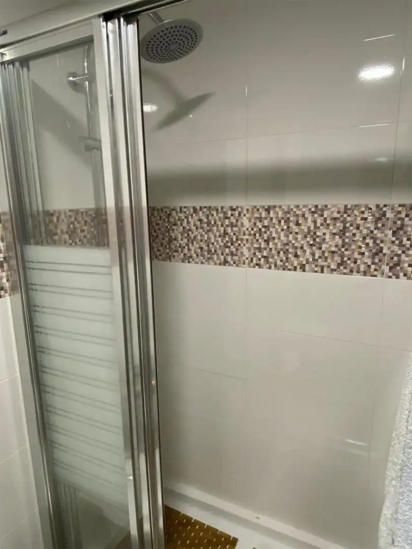 Badezimmer von Wohnung zur Miete in Málaga mit Klimaanlage, Heizung und Terrasse