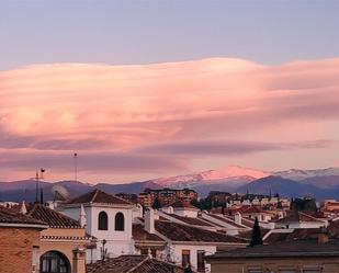 Vista exterior de Àtic en venda en  Granada Capital amb Terrassa i Balcó