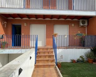 Exterior view of Single-family semi-detached for sale in Baeza  with Air Conditioner, Heating and Parquet flooring