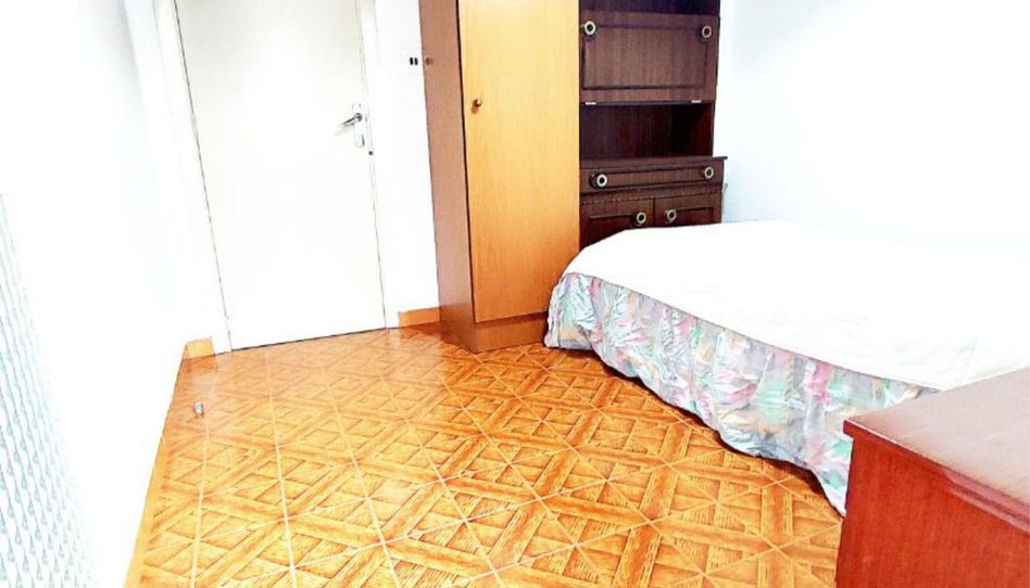 Room in Carrer de Peris Celda, 15, Ciutat Fallera, Valencia Capital - image 1 Photo 1 of Room in Carrer de Peris Celda, 15, Ciutat Fallera, Valencia Capital