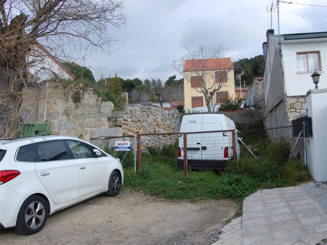 Terreno en Venta en Calle de la Oliva, 12 en Collado Mediano