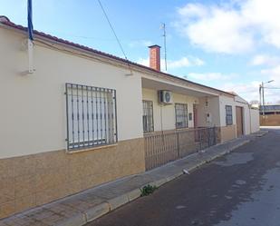 Vista exterior de Planta baixa en venda en Las Mesas   amb Aire condicionat