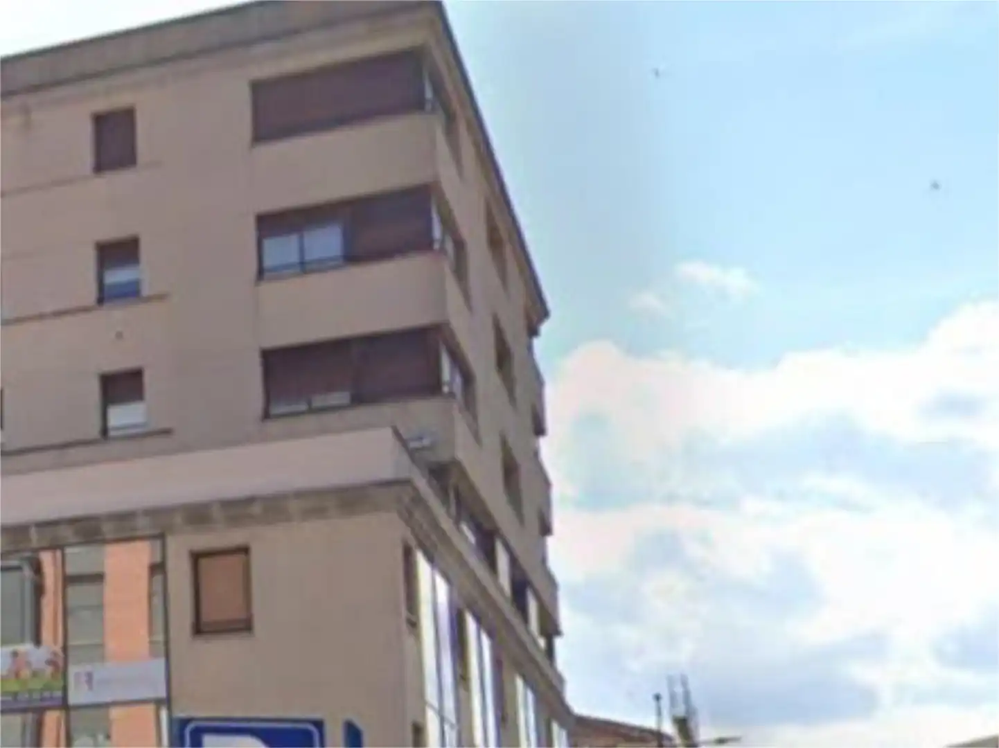 Vista exterior de Oficina de lloguer en Olot