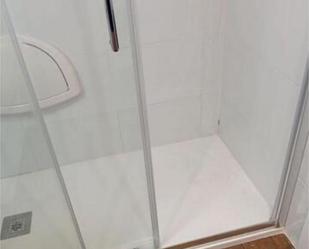 Bathroom of Apartment to rent in Avilés