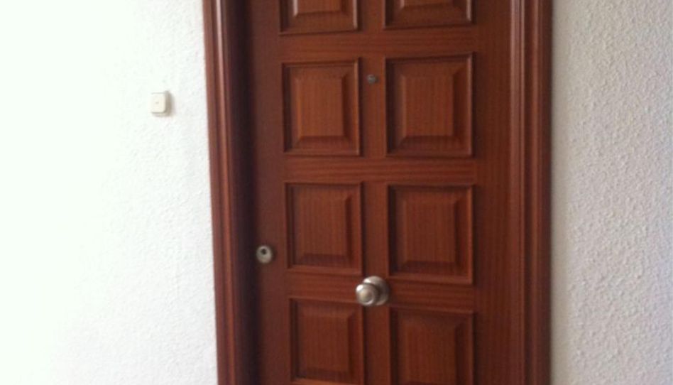 Piso de alquiler en Calle Pío Baroja, 2, Camino de Ronda, Granada Capital - imagen 1 Foto 1 de Piso de alquiler en Calle Pío Baroja, 2, Camino de Ronda, Granada Capital