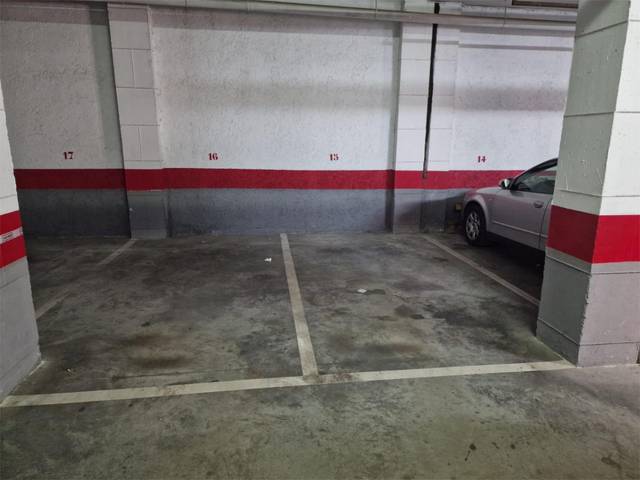 Garaje en Alquiler en Calle Encina, 26 en Angustias - Chana - Encina