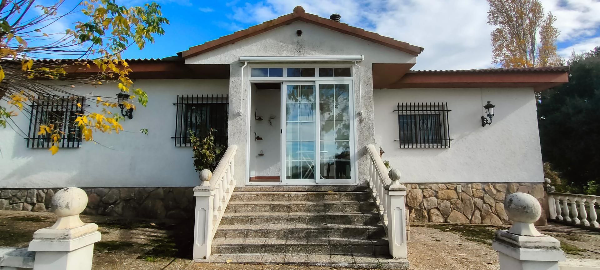 Vista exterior de Casa o chalet en venta en Maello con Aire acondicionado, Calefacción y Amueblado