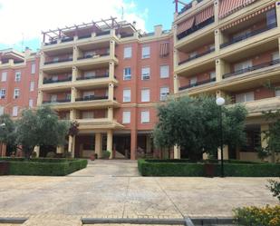 Exterior view of Flat for sale in San Juan de Aznalfarache  with Private garden, Terrace and Swimming Pool