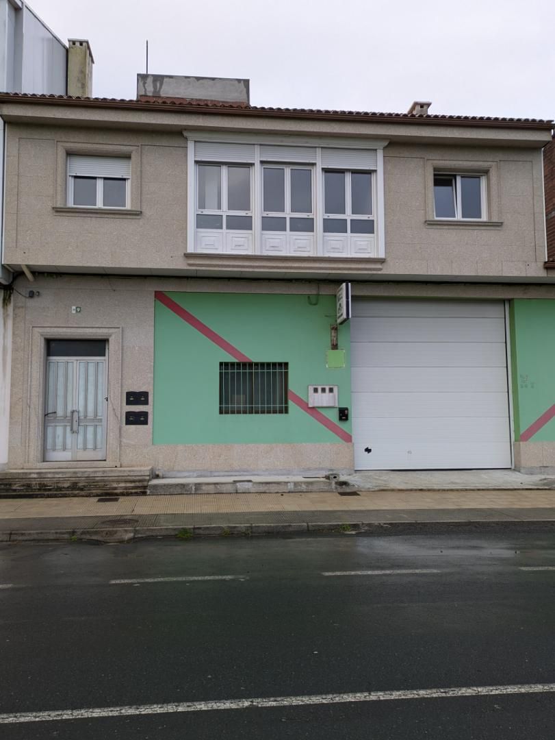 Vista exterior de Nave industrial en venta en Carballo