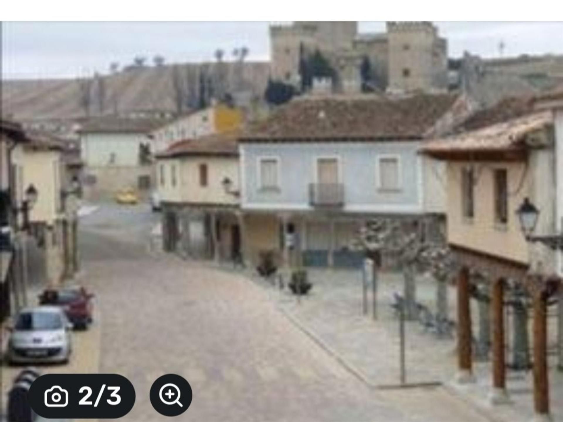 Vista exterior de Casa adosada en venda en Ampudia amb Jardí privat, Traster i Moblat