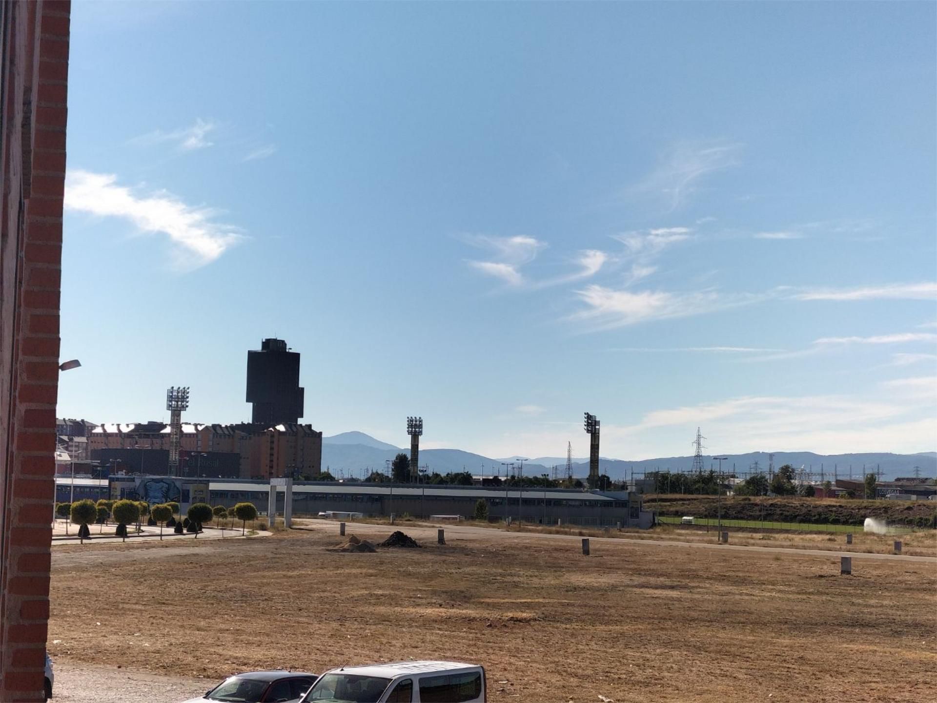 Vista exterior de Pis en venda en Ponferrada amb Calefacció, Parquet i Traster