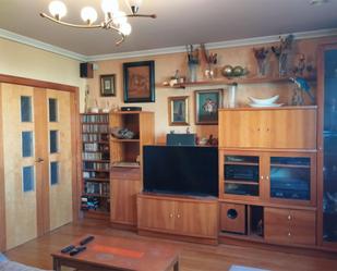 Living room of Flat for sale in Burgos Capital  with Heating, Parquet flooring and Storage room