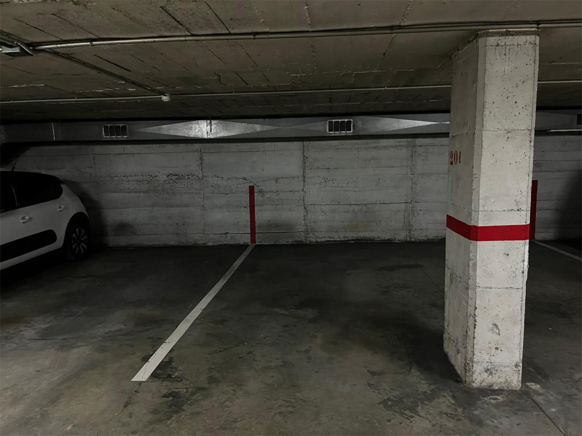 Parking of Garage for sale in Vic