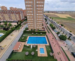 Swimming pool of Flat to rent in Parla  with Air Conditioner, Heating and Private garden