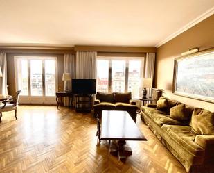 Living room of Flat for sale in  Barcelona Capital  with Air Conditioner, Terrace and Balcony