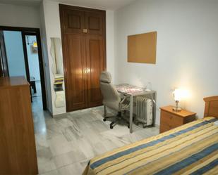 Bedroom of Flat to share in  Granada Capital  with Heating, Furnished and Balcony