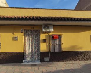 Vista exterior de Casa o xalet en venda en Láchar amb Aire condicionat i Terrassa