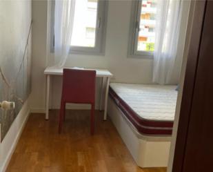 Bedroom of Duplex to share in Badalona  with Parquet flooring, Furnished and Video intercom