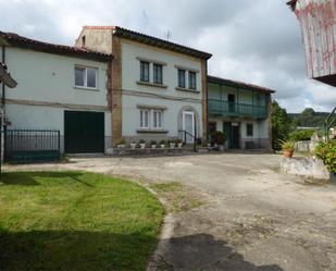 Vista exterior de Finca rústica en venda en Avilés amb Jardí privat