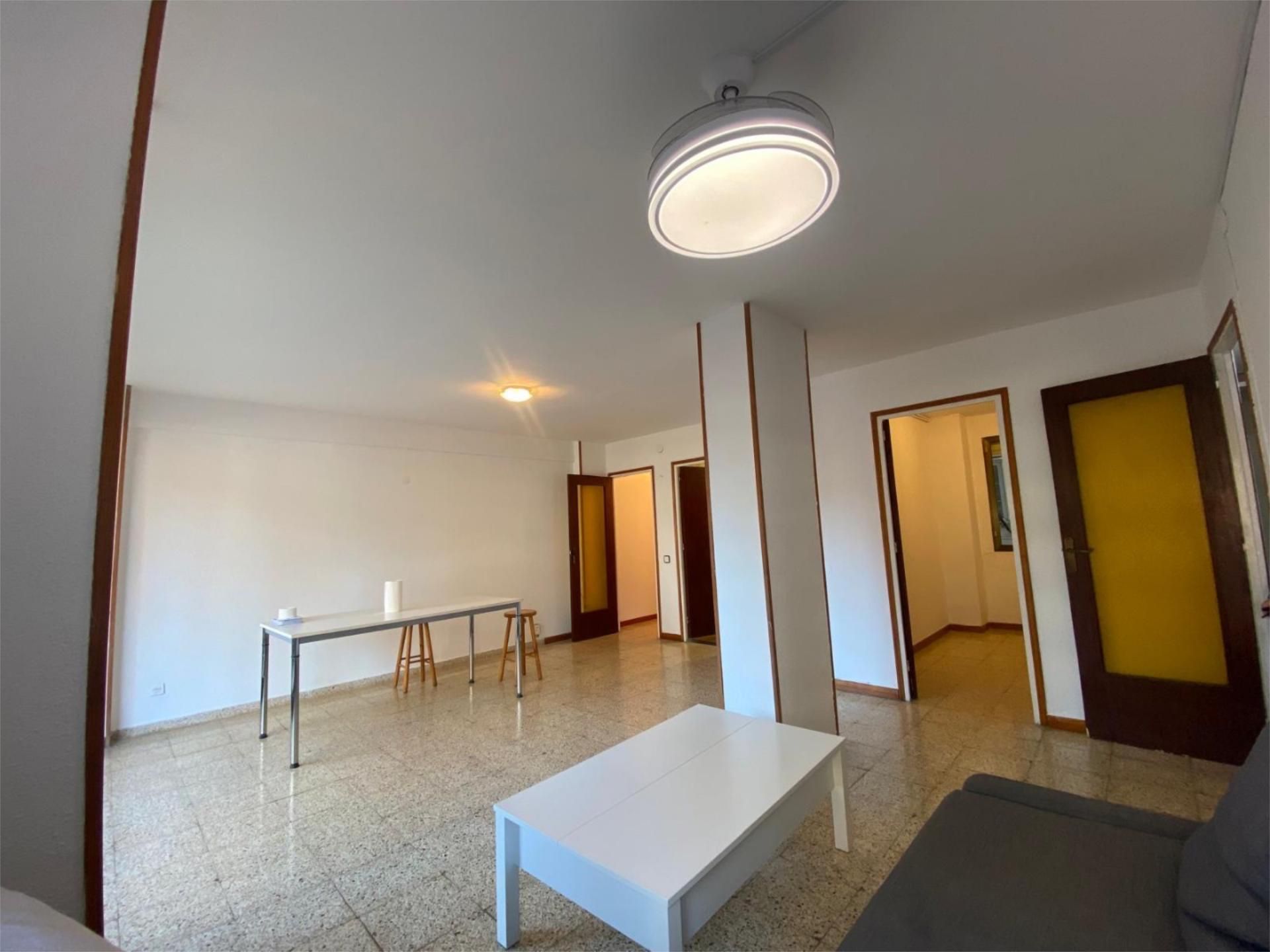 Living room of Flat for sale in  Barcelona Capital  with Terrace, Swimming Pool and Furnished