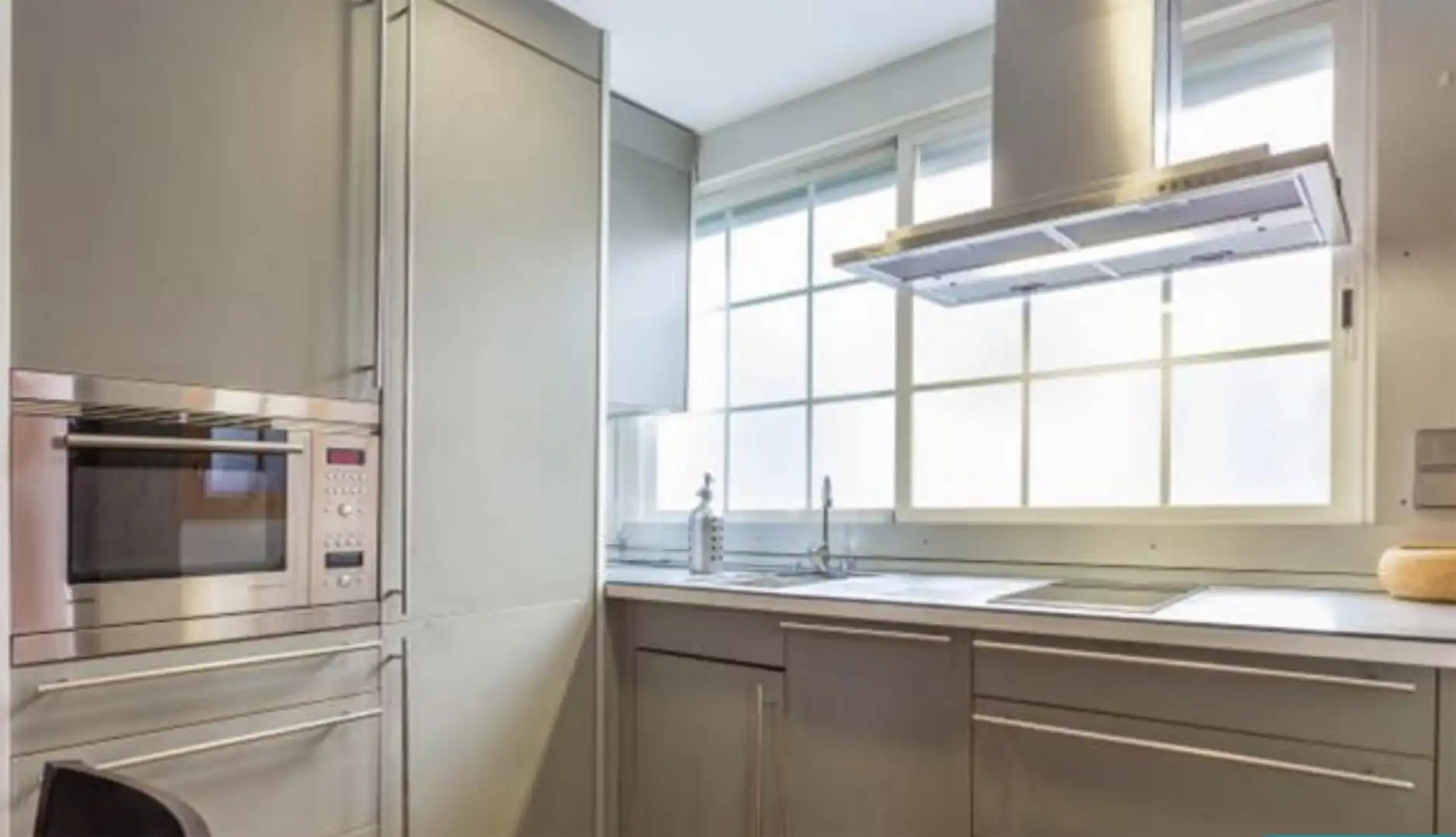 Apartament de lloguer a Calle de Antonio López, 115, Moscardó Cuina de Apartament de lloguer en Madrid amb Aire condicionat, Parquet i Moblat