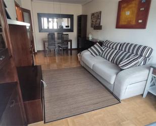 Living room of Flat to rent in Oviedo   with Heating, Parquet flooring and Furnished