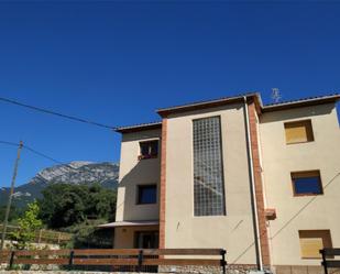 Vista exterior de Pis de lloguer en Sant Llorenç de Morunys amb Calefacció, Moblat i Aparcament comunitari