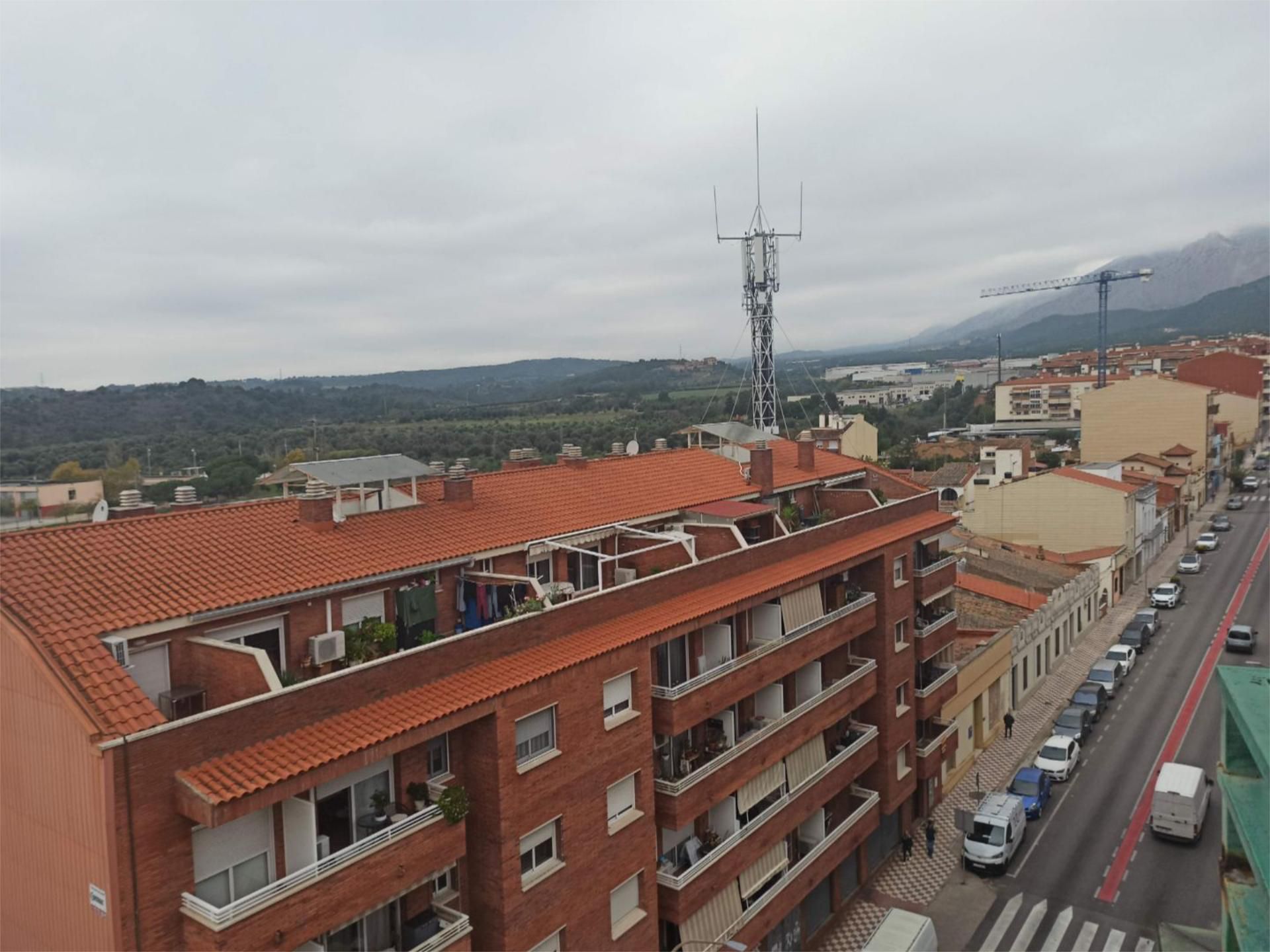 Vista exterior de Pis en venda en Esparreguera amb Balcó