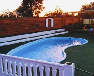 Piscina de Casa o xalet de lloguer en La Pobla de Vallbona amb Aire condicionat, Terrassa i Piscina